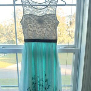 Rare Editions pretty teal and white dress with floral designs